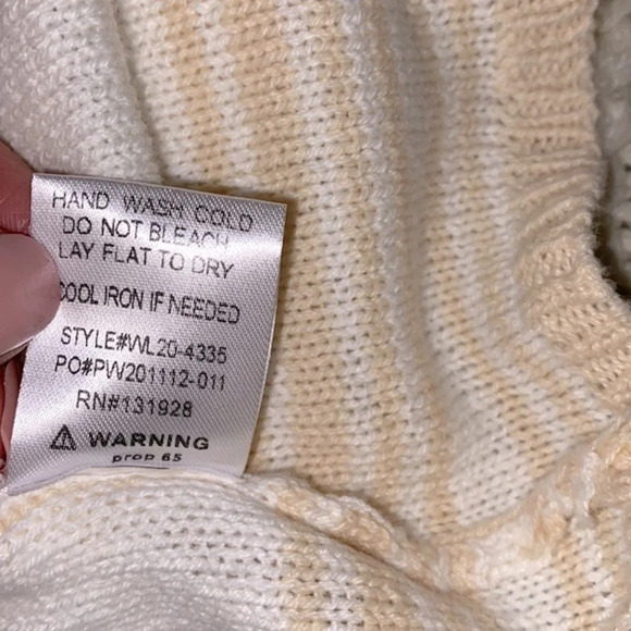 Striped knit sweater size medium - Picture 6 of 6